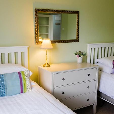 May Tree Cottage Manorbier 5 Mins From The Beach Sleeps 4 Exterior foto