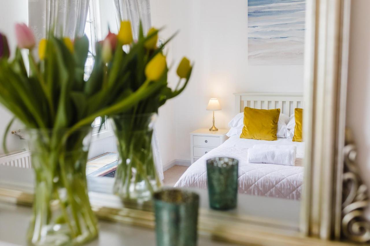 May Tree Cottage Manorbier 5 Mins From The Beach Sleeps 4 Exterior foto