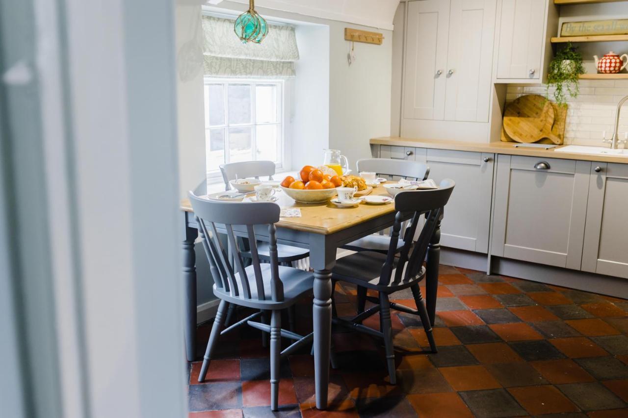 May Tree Cottage Manorbier 5 Mins From The Beach Sleeps 4 Exterior foto