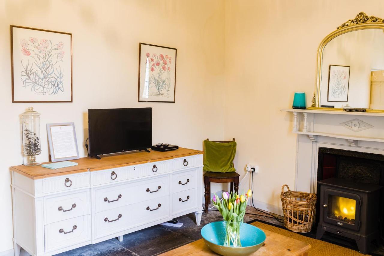 May Tree Cottage Manorbier 5 Mins From The Beach Sleeps 4 Exterior foto